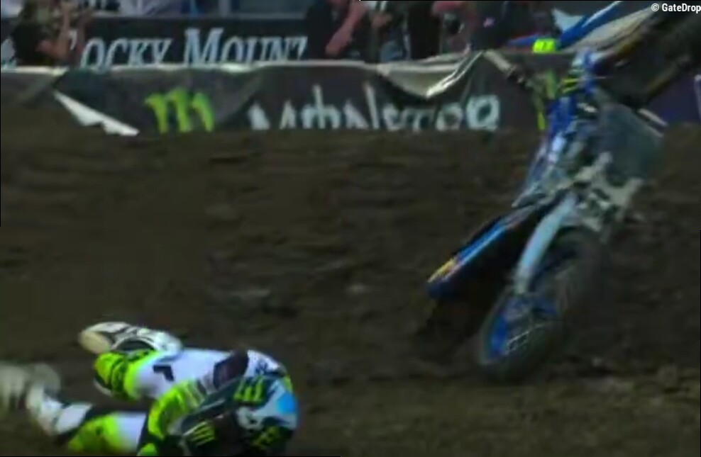 Video: Huge Cole Davies crash at LA SMX!