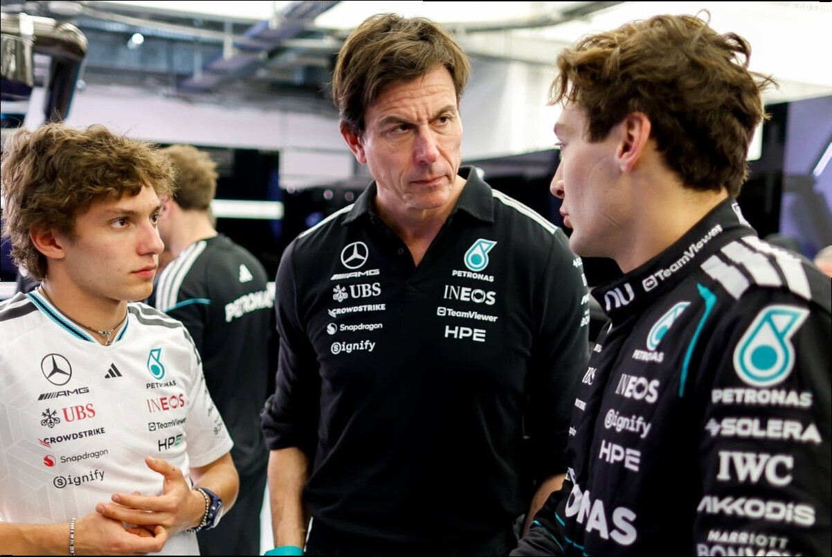 Mercedes reserve driver reveals Toto Wolff asked him about F1 driver swap during race