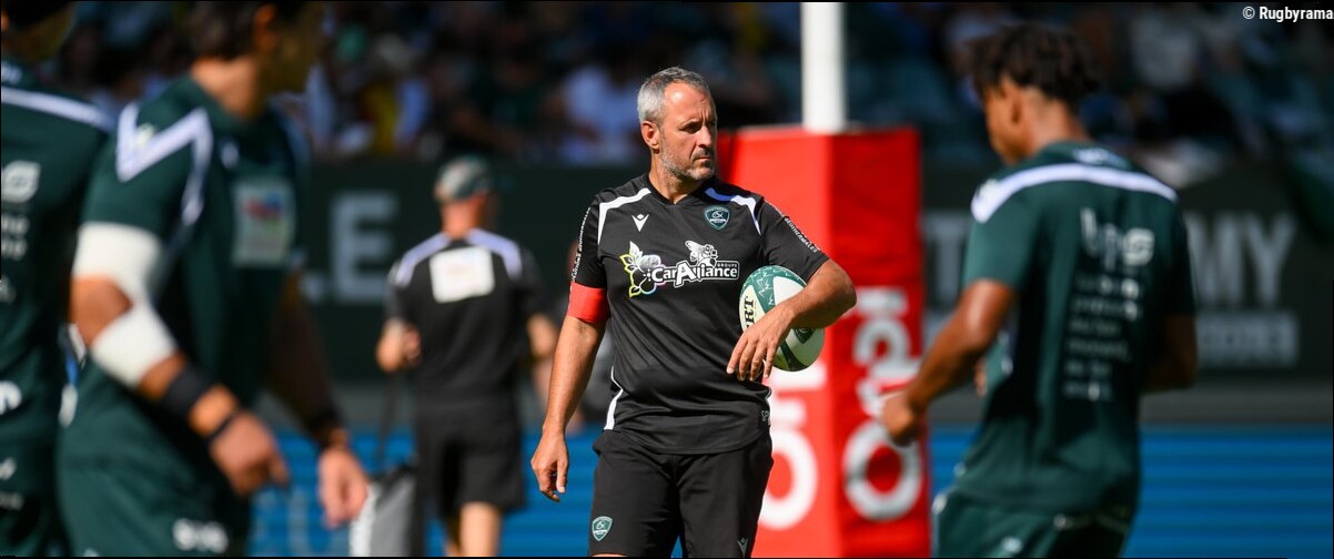 Top 14 - "On s'est clairement fait rouler dessus dans le money-time", lance Sébastien Piqueronies après la défaite des Palois