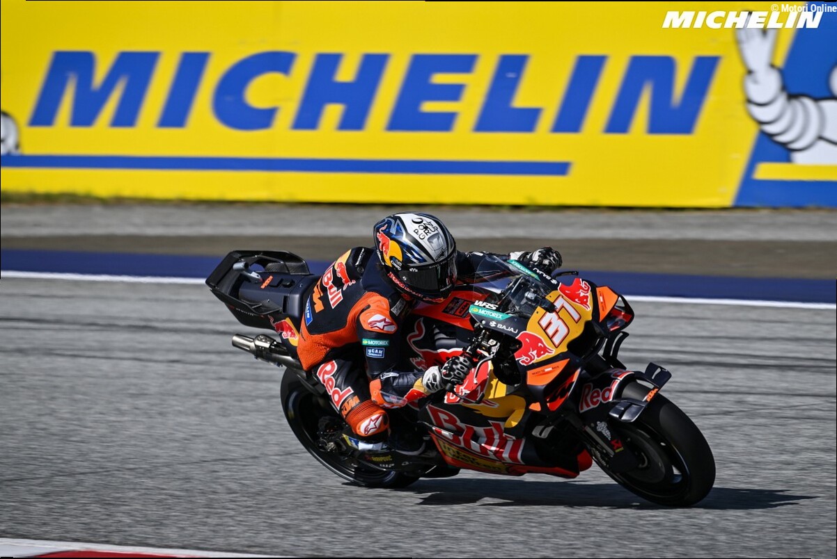 MotoGP | Gp Austria: Acosta rompe l'incantesimo e vince, Martin e Bezzecchi a podio