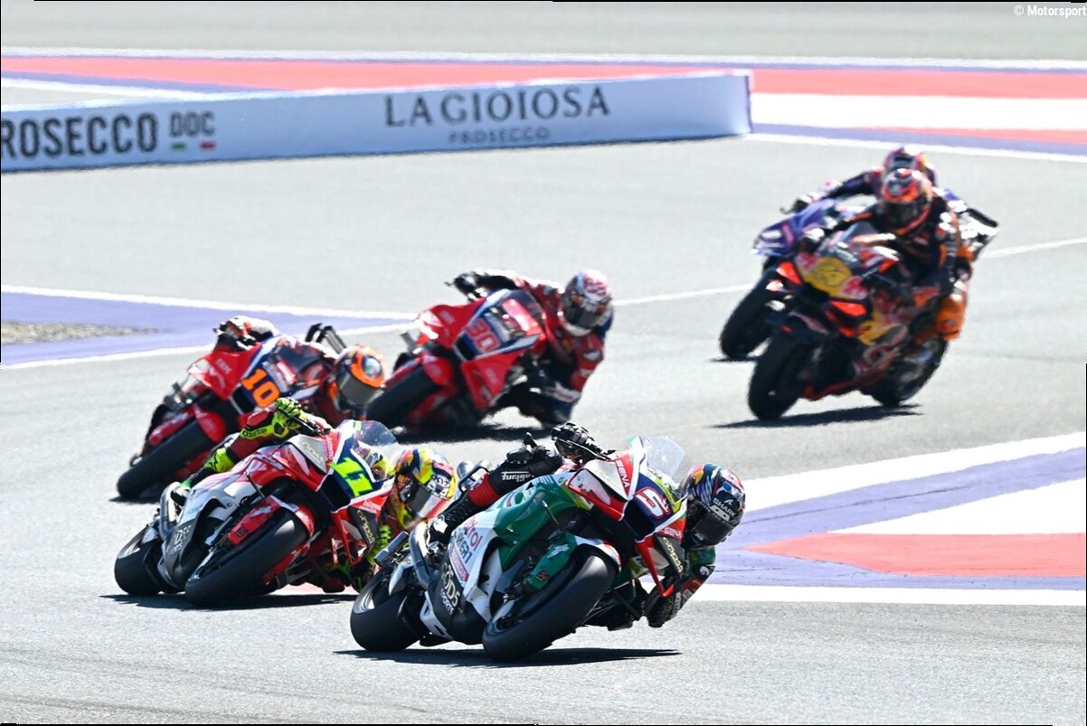 Une premier tour manqué puis une remontée efficace pour Zarco