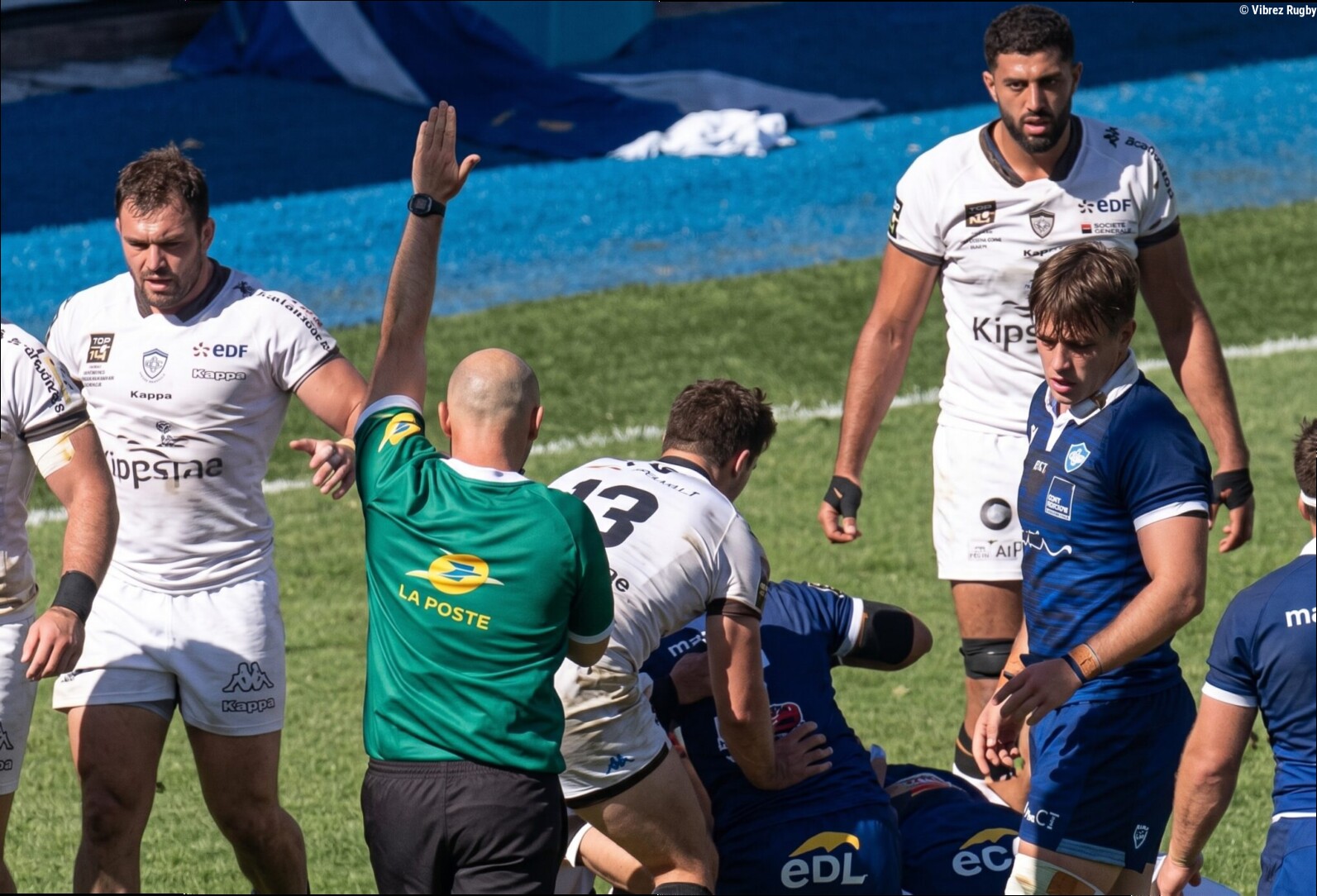 Top 14 : un essai litigieux pour Castres relance le débat sur l'arbitrage en Top 14.