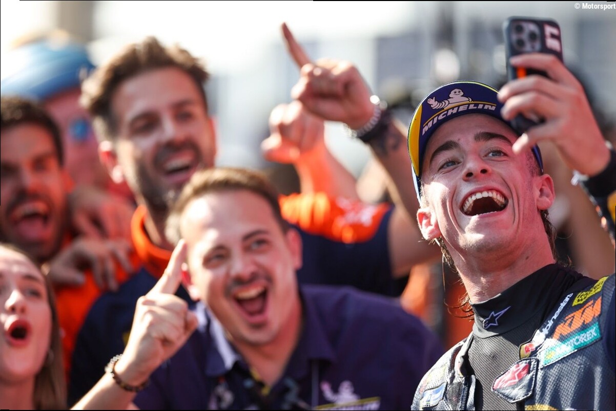 Acosta remercie KTM mais aussi Tech3 après sa première victoire