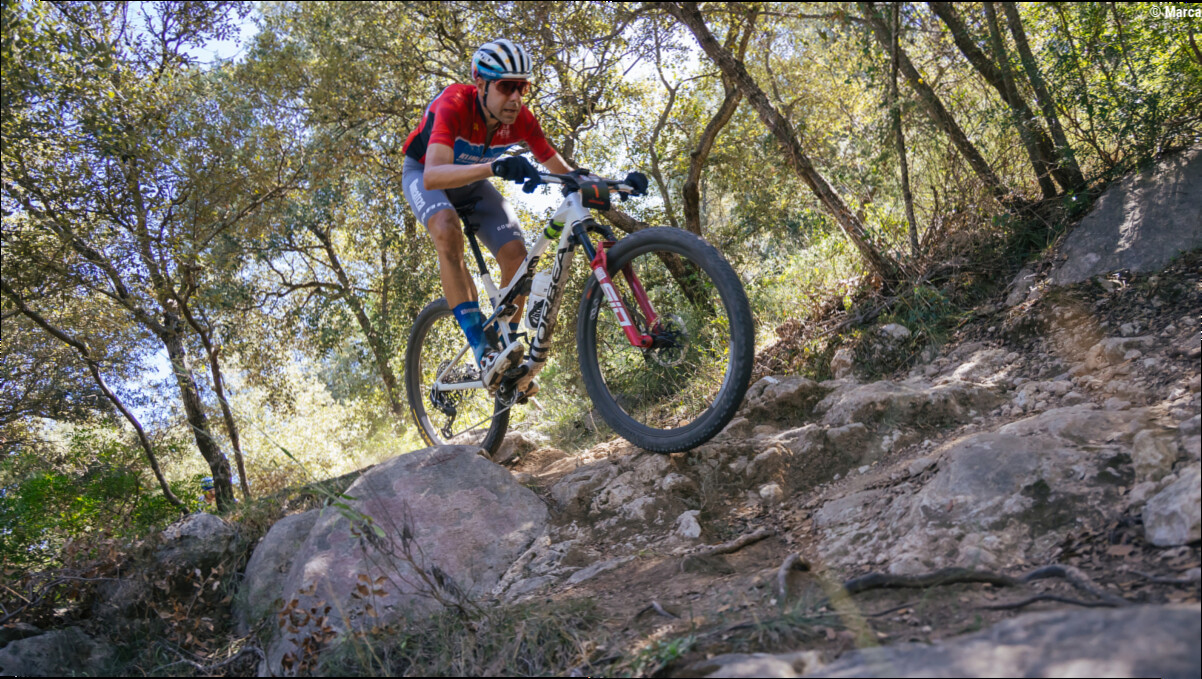 Valero se 'estrena' a lo grande en su primer año en maratón: campeón de la Copa del Mundo de XCM