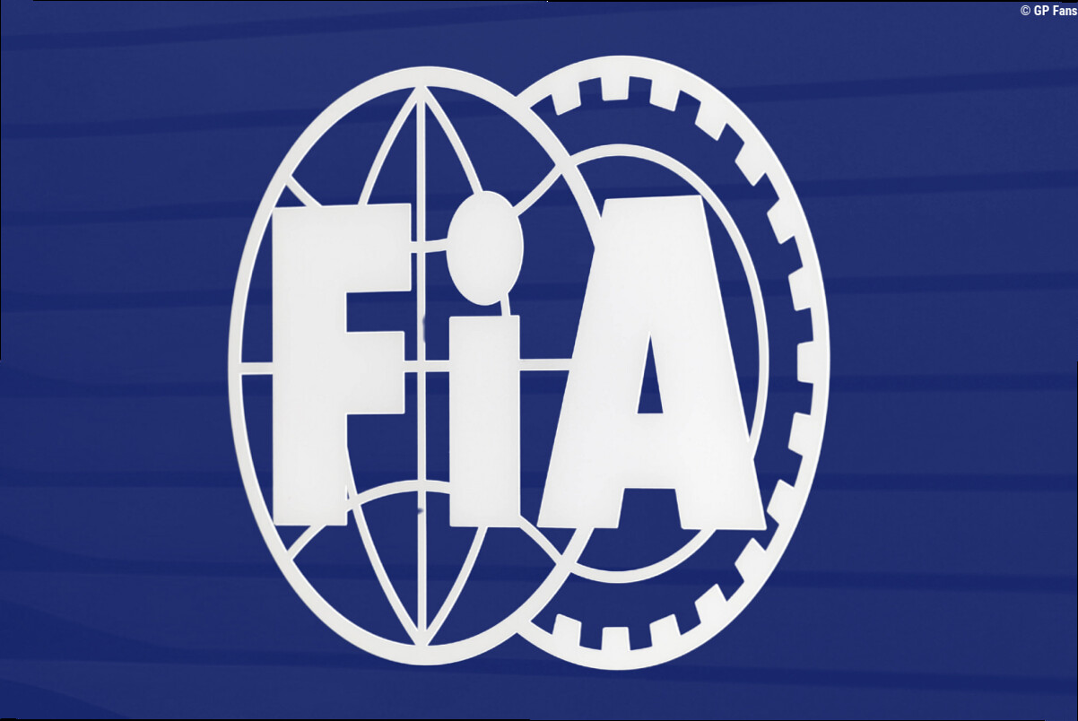 F1 insider calls for FIA rule change as championship-winning driver 'too tall' for current cars