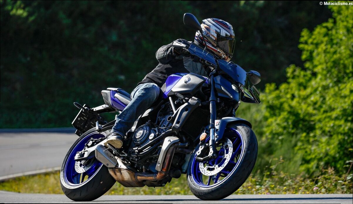 Yamaha MT-07 / Y-AMT en el Master Naked Test, la reina se mueve