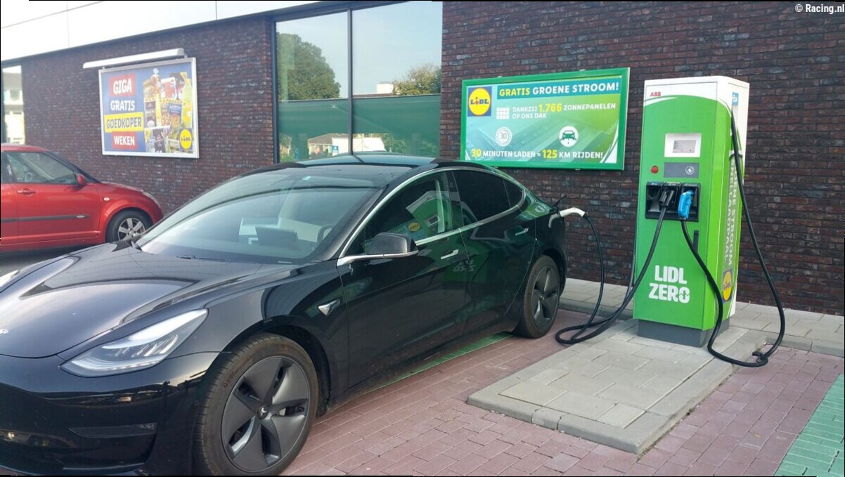 Lidl stunt met laadprijs van 18 cent per kWh: elektrische auto vol voor minder dan een tientje