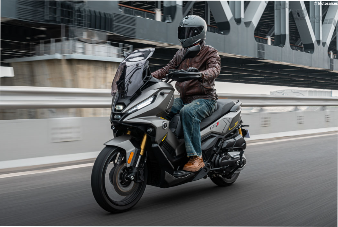 El nuevo scooter de 42 CV que llega con radar, cámaras y un equipamiento de lujo