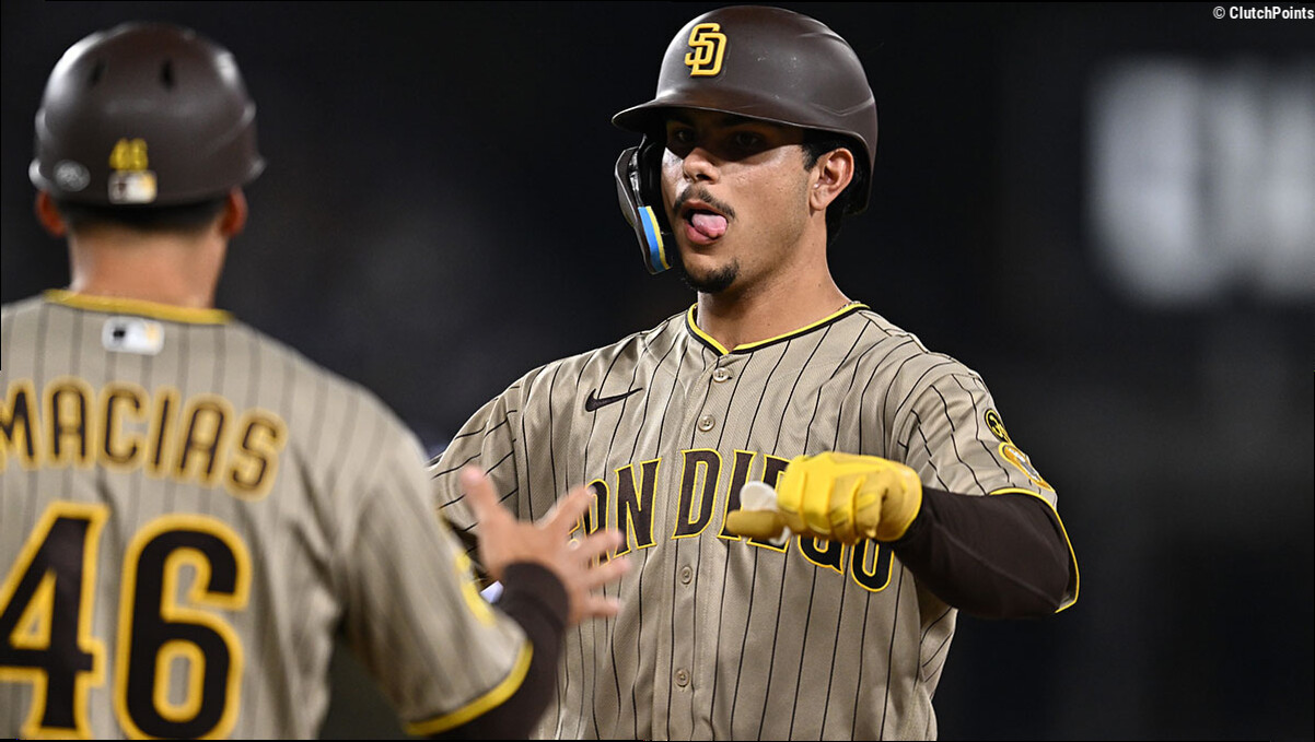 Padres clinch playoff berth with massive win over Dodgers