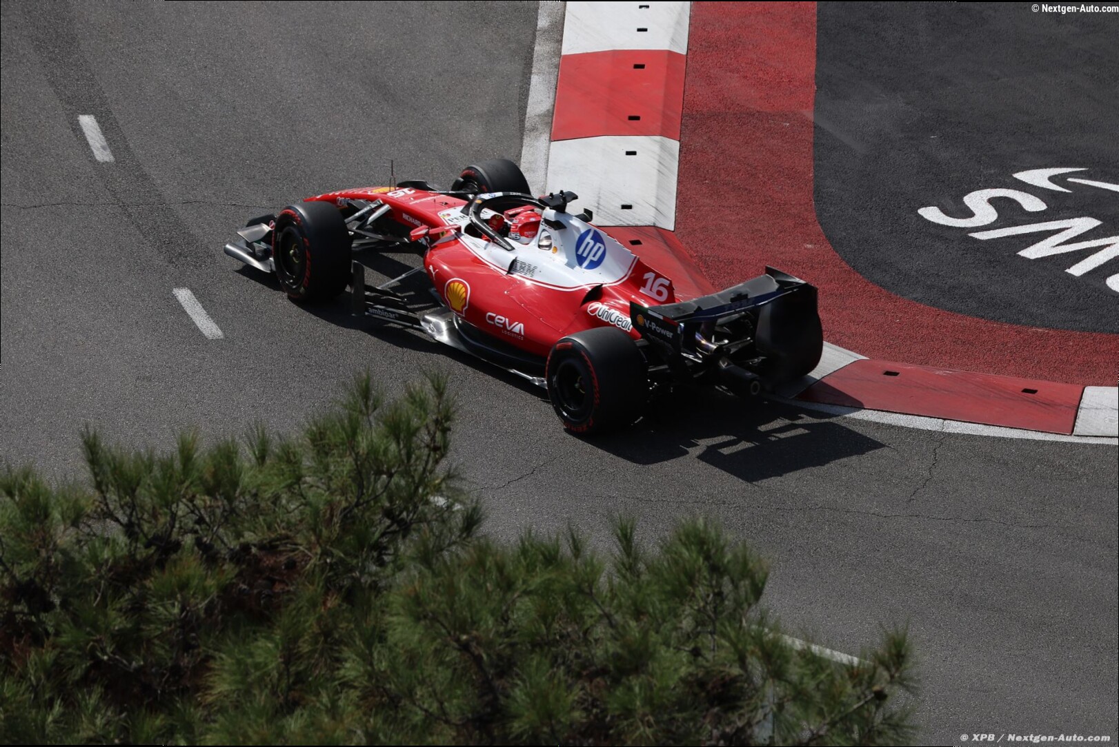 Leclerc est 'plus loin' de Mercedes F1 qu'il l'espérait mais garde espoir