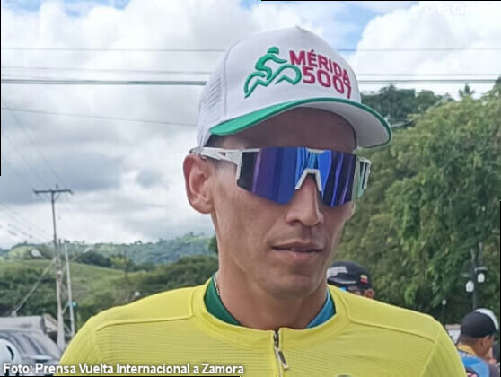 Alexander Villasmil gana al sprint y estrena el liderato de la Vuelta Internacional a Zamora (Venezuela)