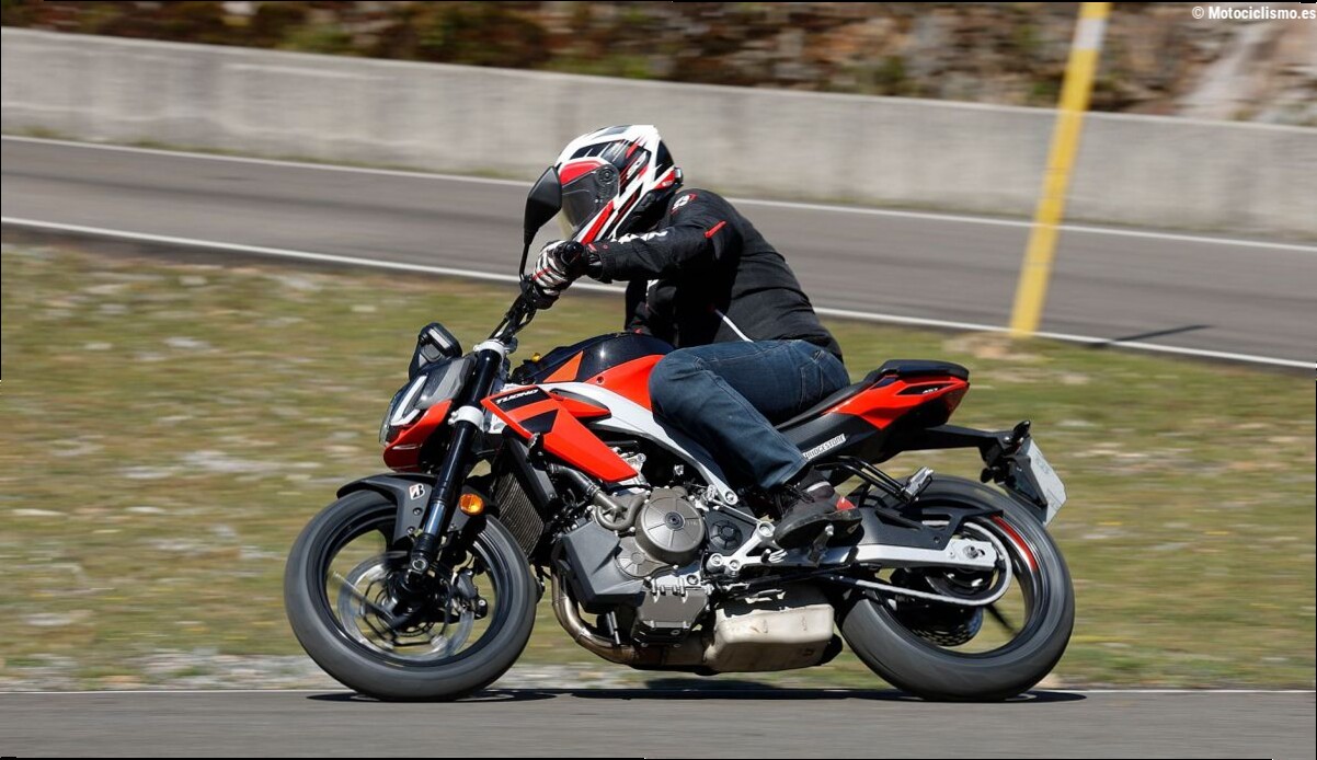 Aprilia Tuono 457 en el Master Naked Test, una A2 con carácter
