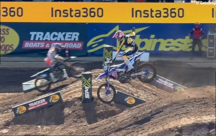 Video: Bad crash for Lotte van Drunen at SMX