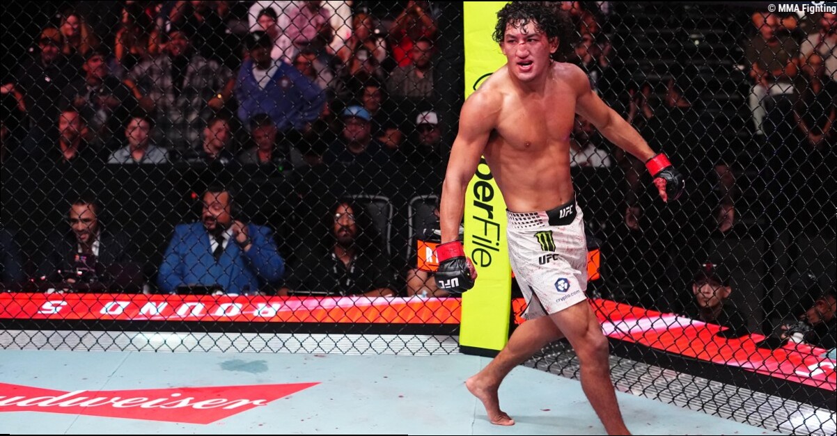 'Amazing fight but scary ending': Pros react to terrifying Raul Rosas Jr. vs. Raoni Barcelos fight at UFC Vegas 121