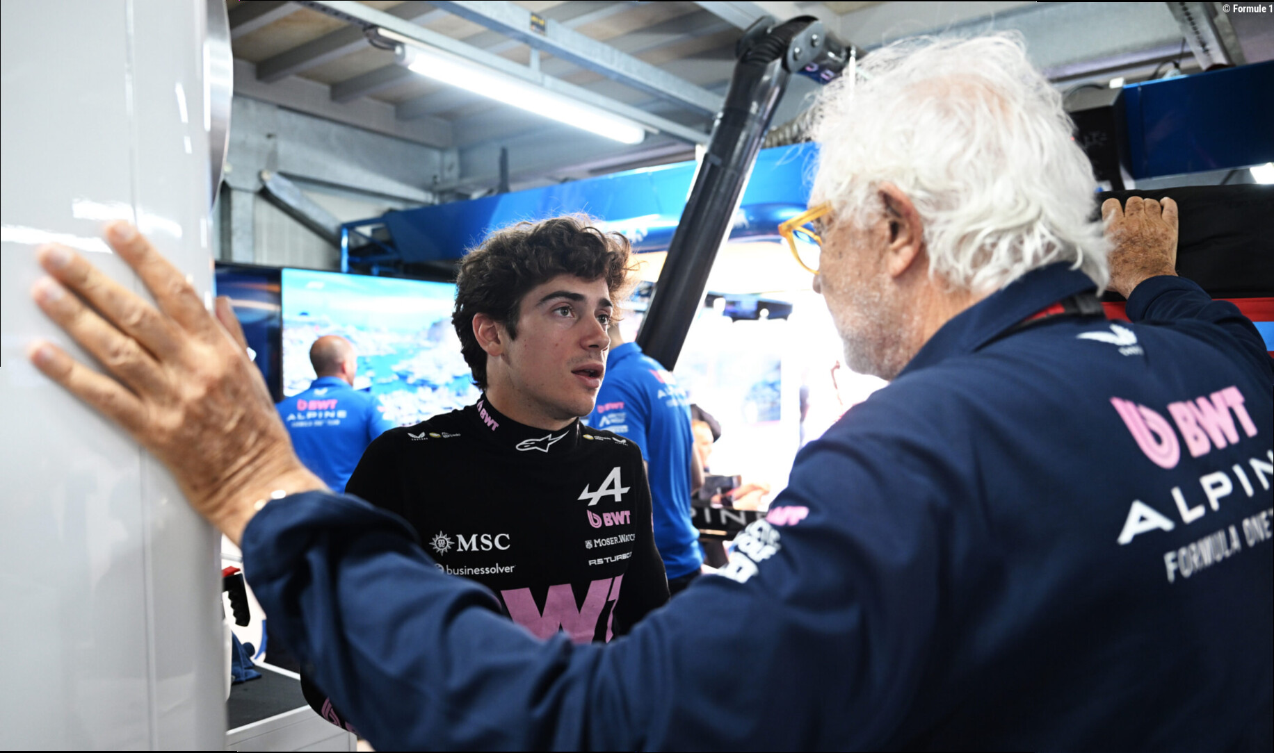 Flavio Briatore hint op consequenties na kostbare crash Franco Colapinto: 'Mag niet gebeuren'