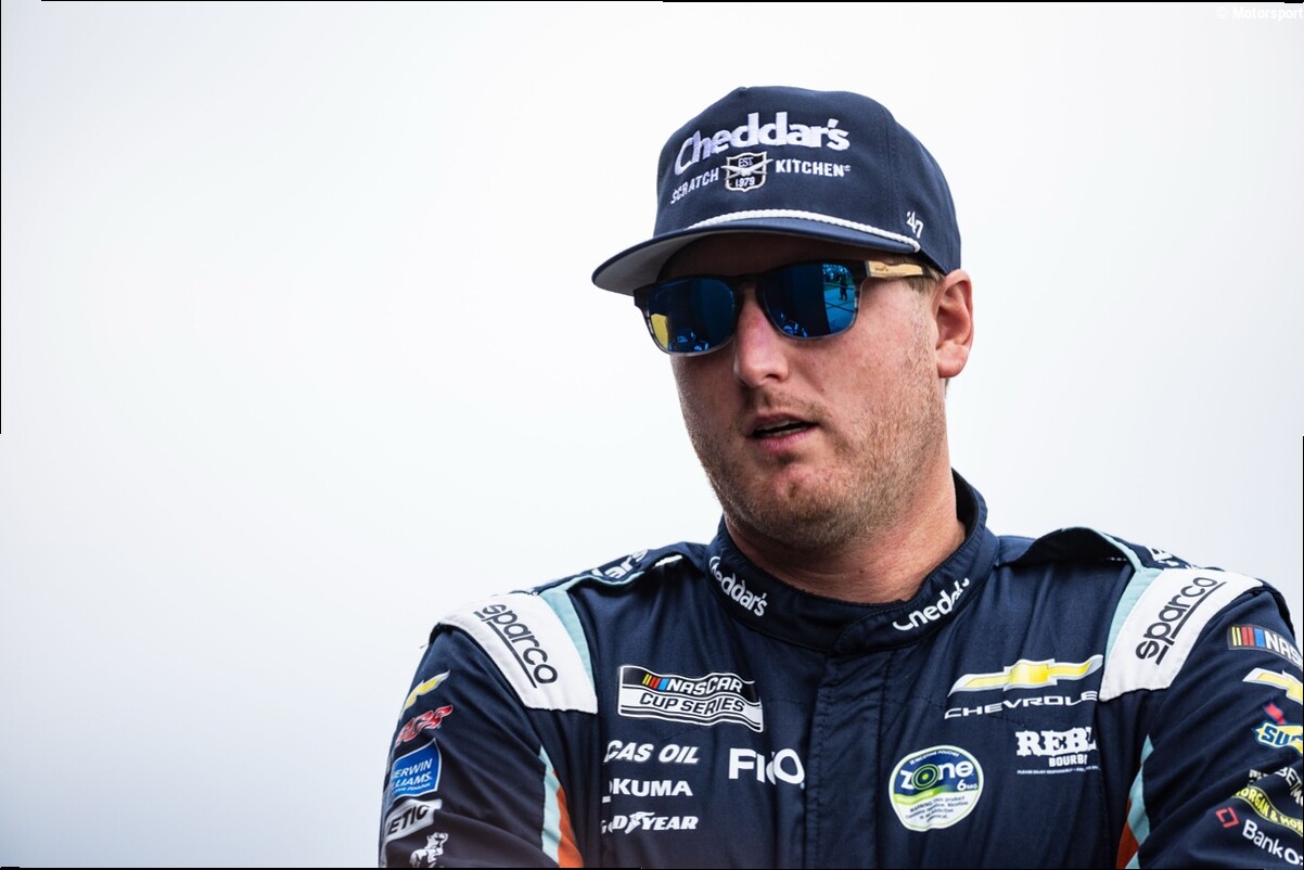 Watch: Fiery radio exchange after Austin Hill and Shane van Gisbergen clash at Kansas