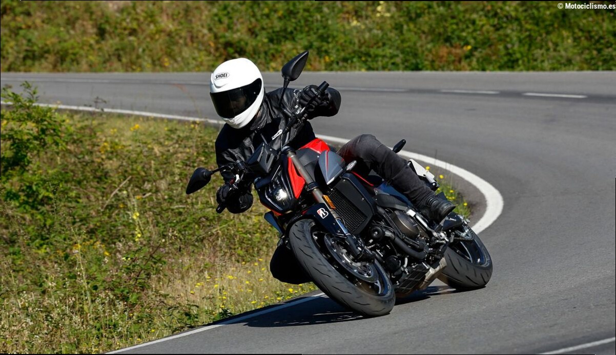 QJMotor SKR 600 en el Master Naked Test, mucho por poco