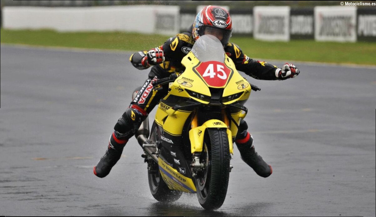 Tetsuta Nagashima acaba con la gran racha de Ryo Mizuno y evita su título del All Japan SBK