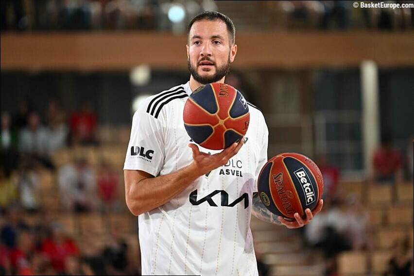 Joffrey Lauvergne réclame 300 000 euros à l'ASVEL
