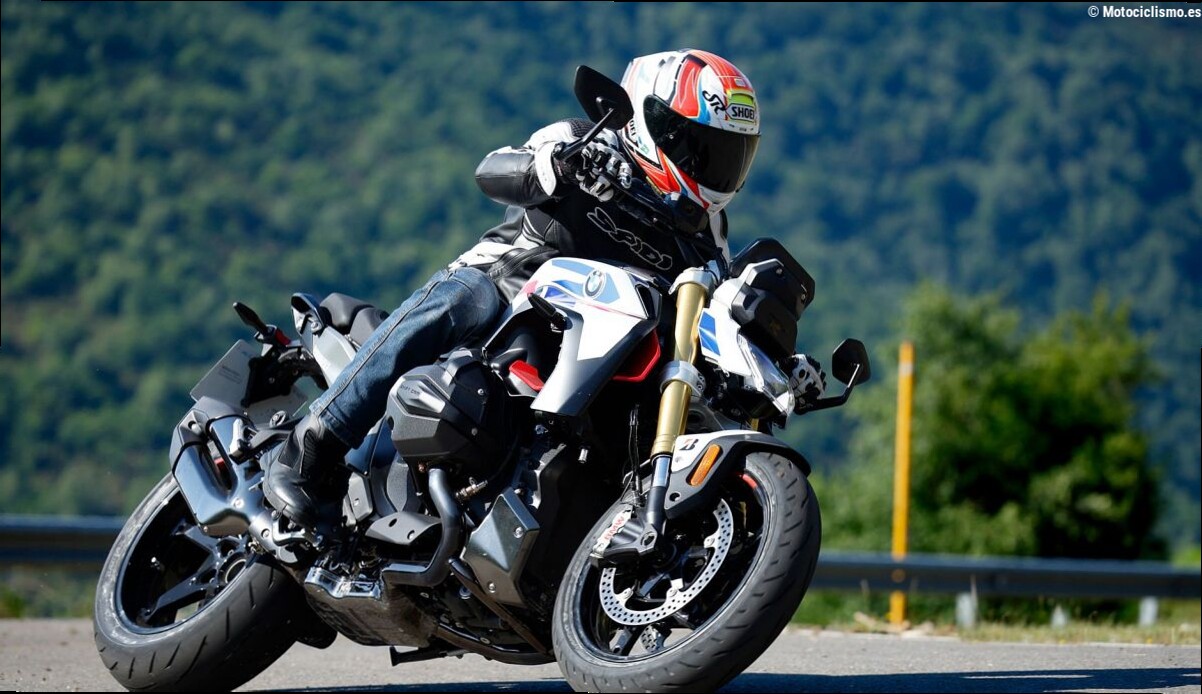 BMW R 1300 R en el Master Naked Test, evolución conceptual