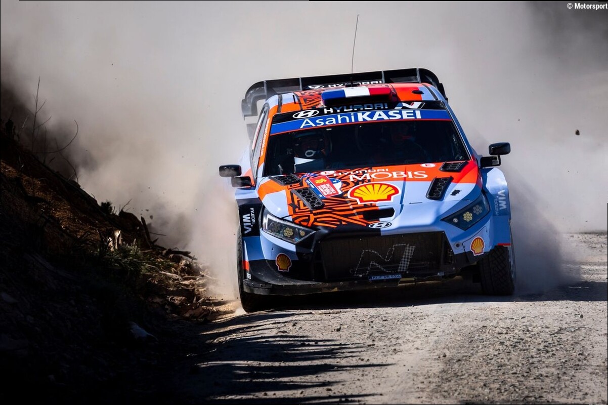 WRC Sardinia: Adrien Fourmaux heads Hyundai 1-2 after puncture-filled morning 