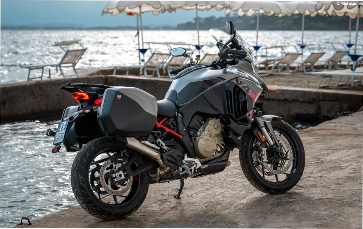 Nueva Ducati Multistrada V4 S Grand Tour: viajar sin límites, ahora con todo de serie