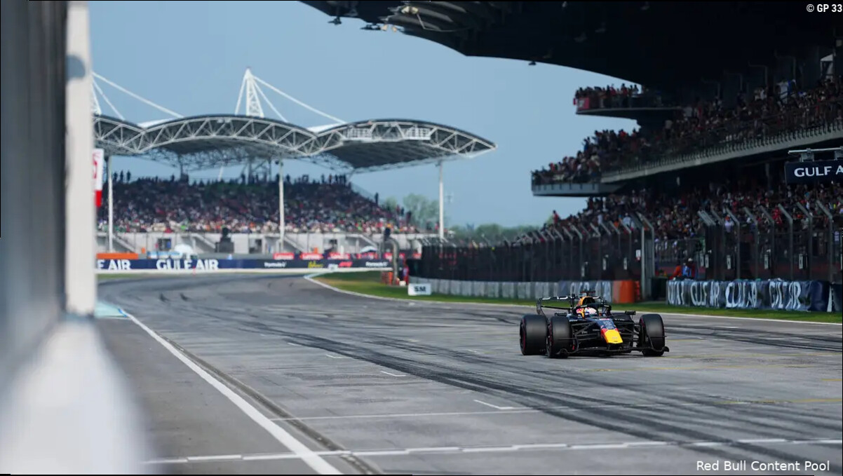 FIA past startopstelling GP Bahrein in Maleisië direct aan en zet Red Bull-coureurs naar achteren