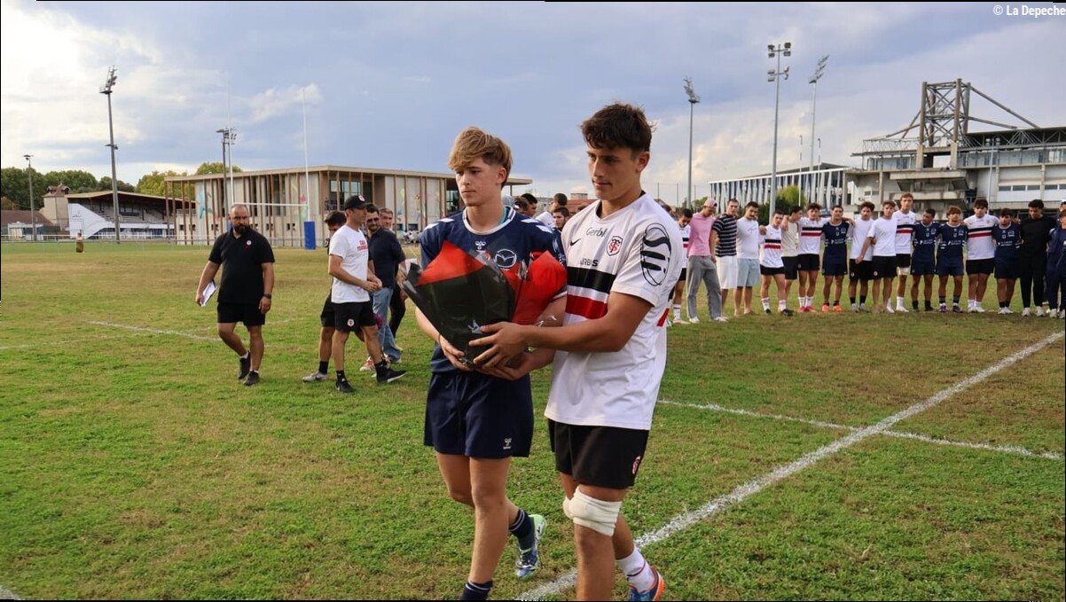 Disparition de Medhi Narjissi : après la rencontre les opposant, les Crabos du SU Agen et du Stade Toulousain se sont recueil
