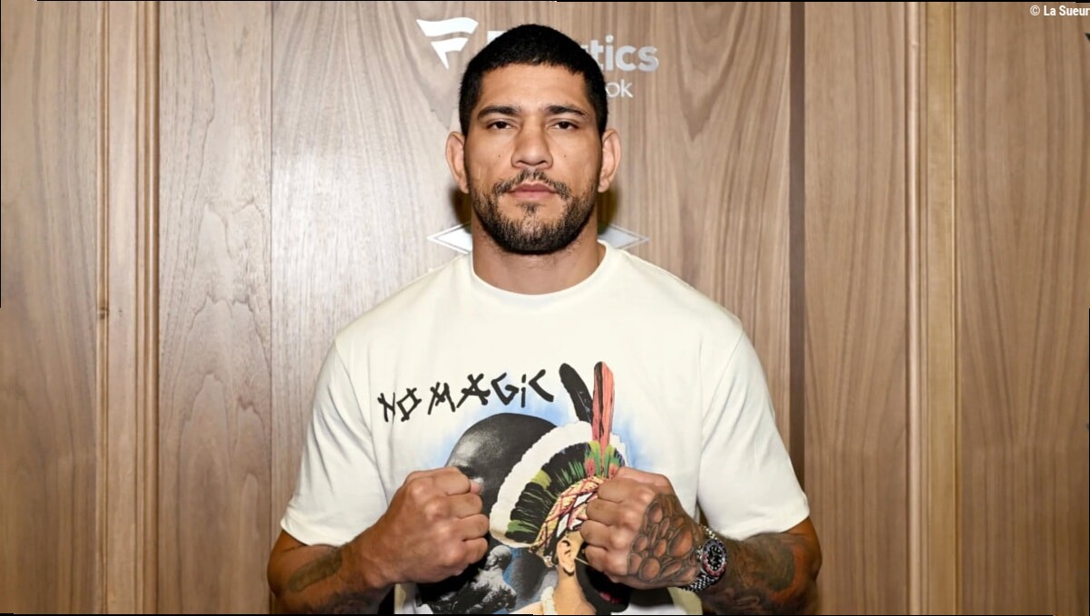 Alex Pereira réagit après l'officialisation de son duel avec Sergei Pavlovich