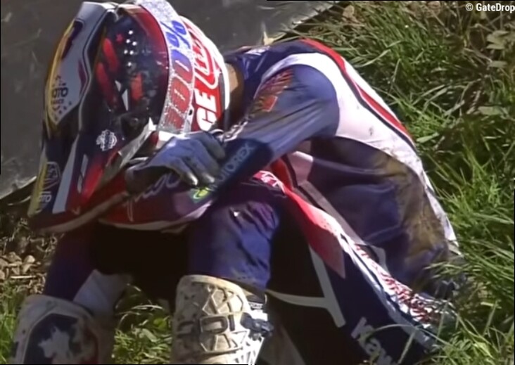 Video: Huge Valin MXoN crash!