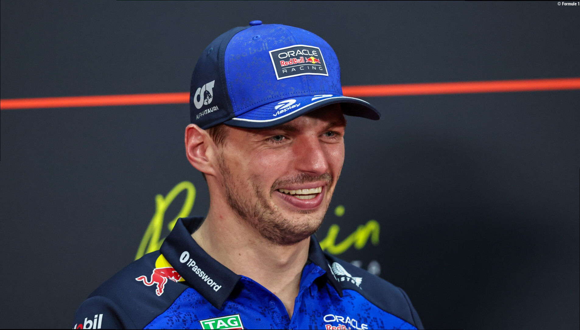 Max Verstappen verrast door chaos in formatieronde Maleisië: 'Leek wel een LEGO-race'