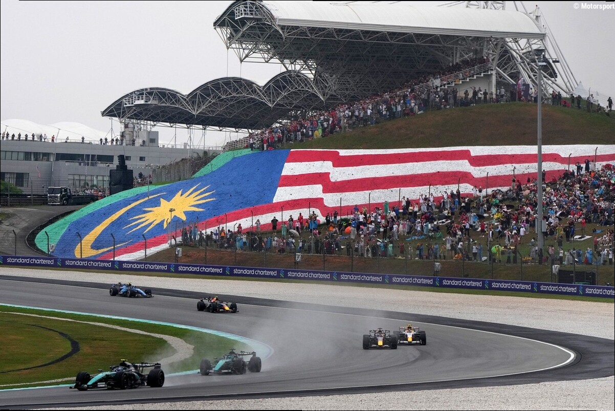 Explicado: por qué el software de la FIA dejó sin acelerador a varios F1 en Sepang