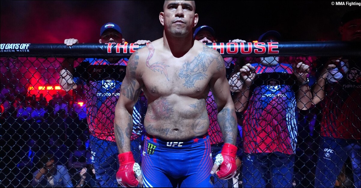 Sergei Pavlovich opens as betting favorite over Alex Pereira at UFC 335