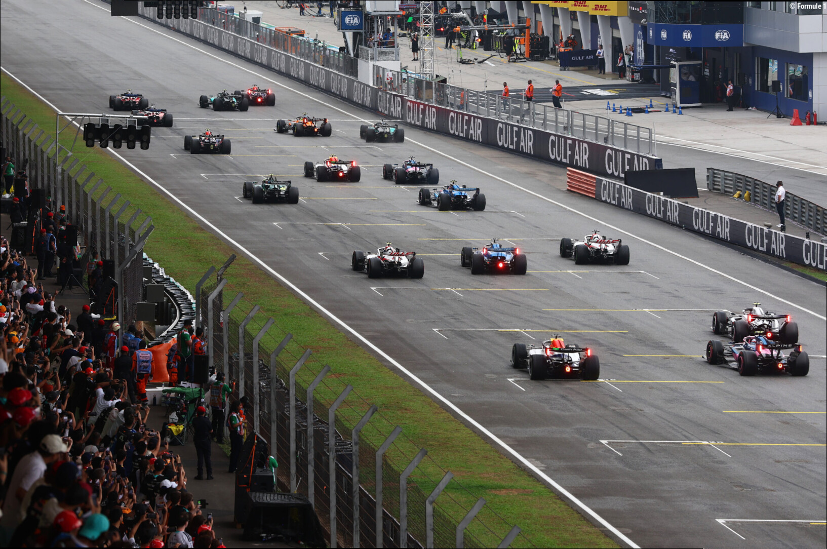 Buitenlandse media honen 'F1-klucht' in Maleisië: 'Maar Max Verstappen bood redding'