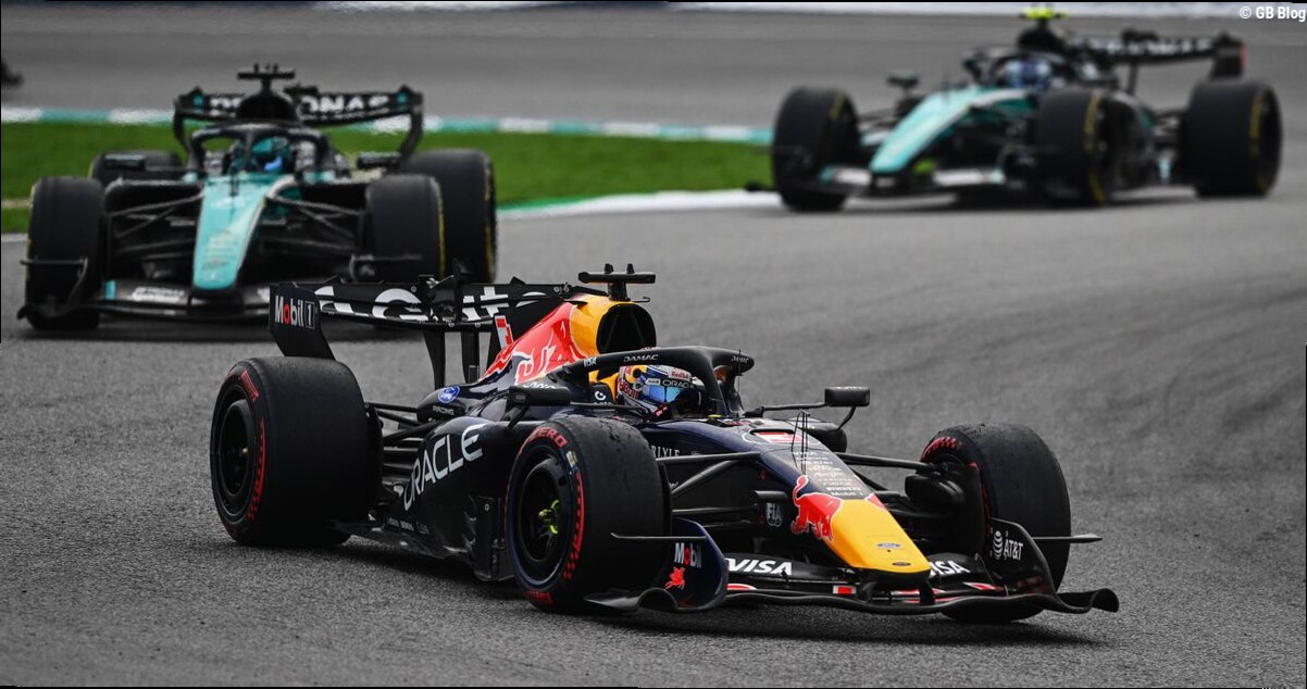 Mercedes durfde gok tegen Verstappen niet aan: 'Niet realistisch'
