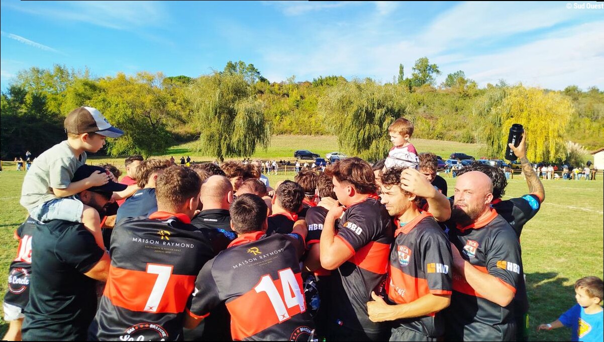 « C'est mémorable, les gars ! » : à Aillas, jour de fête et première victoire pour le « rugby de clocher »