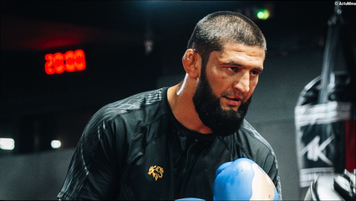 Michael Bisping parle cash de la carrière de Khamzat Chimaev : « Il lui faut plus de… »