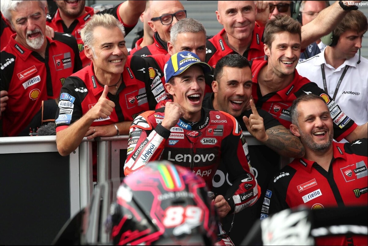 Vídeo del 'Inside Ducati': Márquez sonríe, y baila, tras el '37' de Japón
