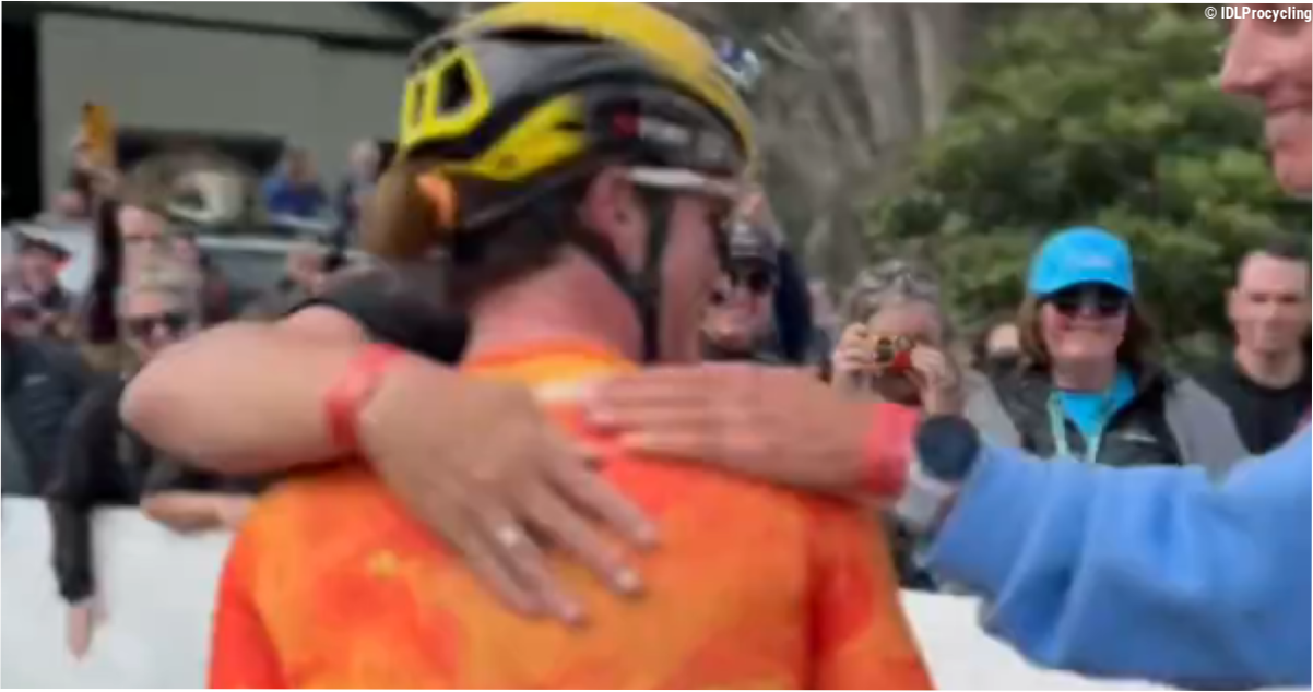 🎥 Emotional Marianne Vos celebrates with family in Australia after Gravel World Championship win