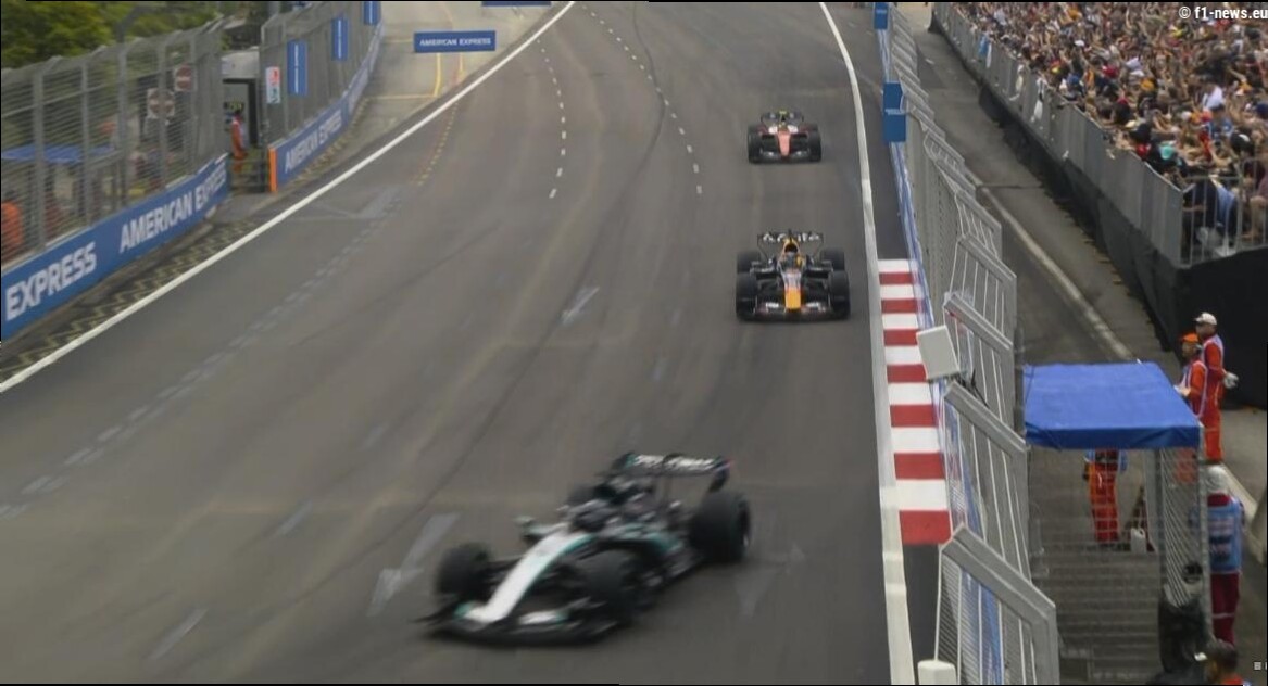 F1 | Singapore, Russell a muro! Hamilton 2°, partenza folle