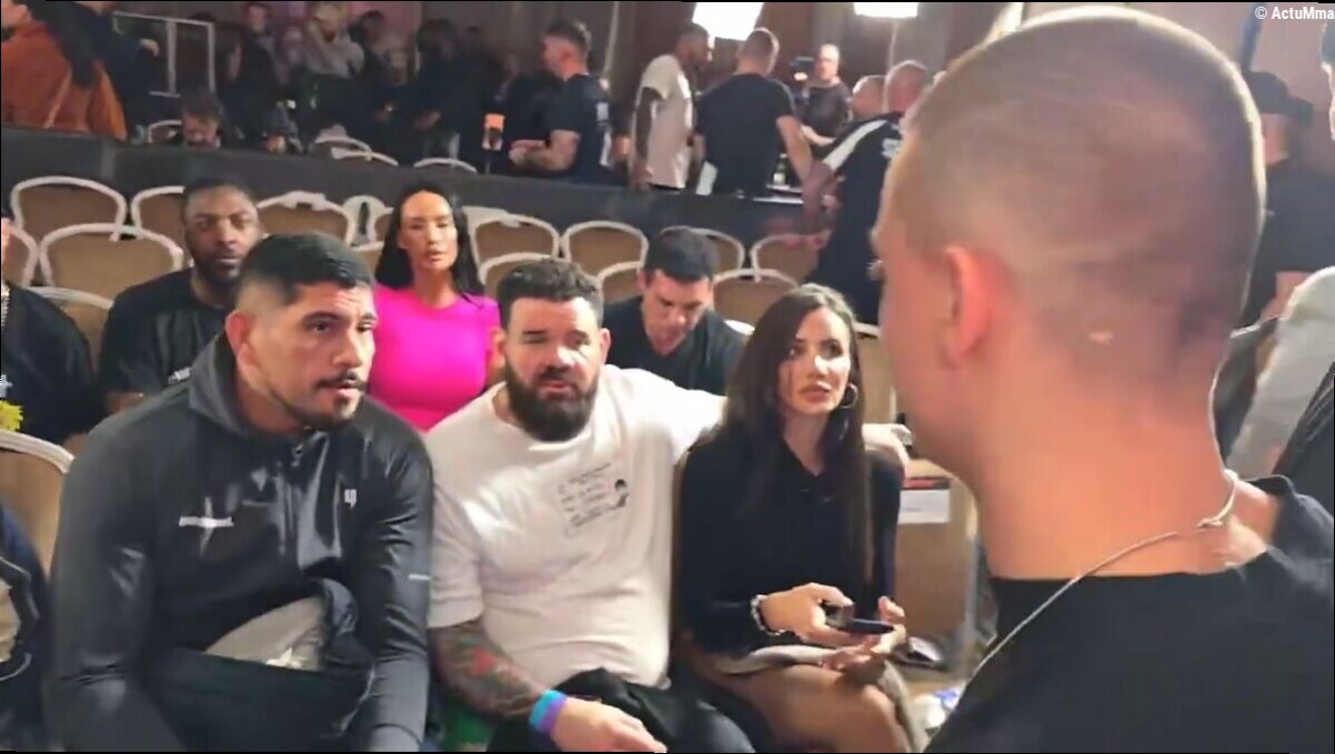 Un streamer provoque Alex Pereira avant de se faire remettre à sa place : « Tu vas te blesser… »