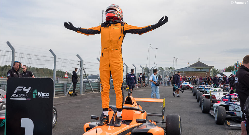 Protégé van Max Verstappen verovert Britse F4-titel