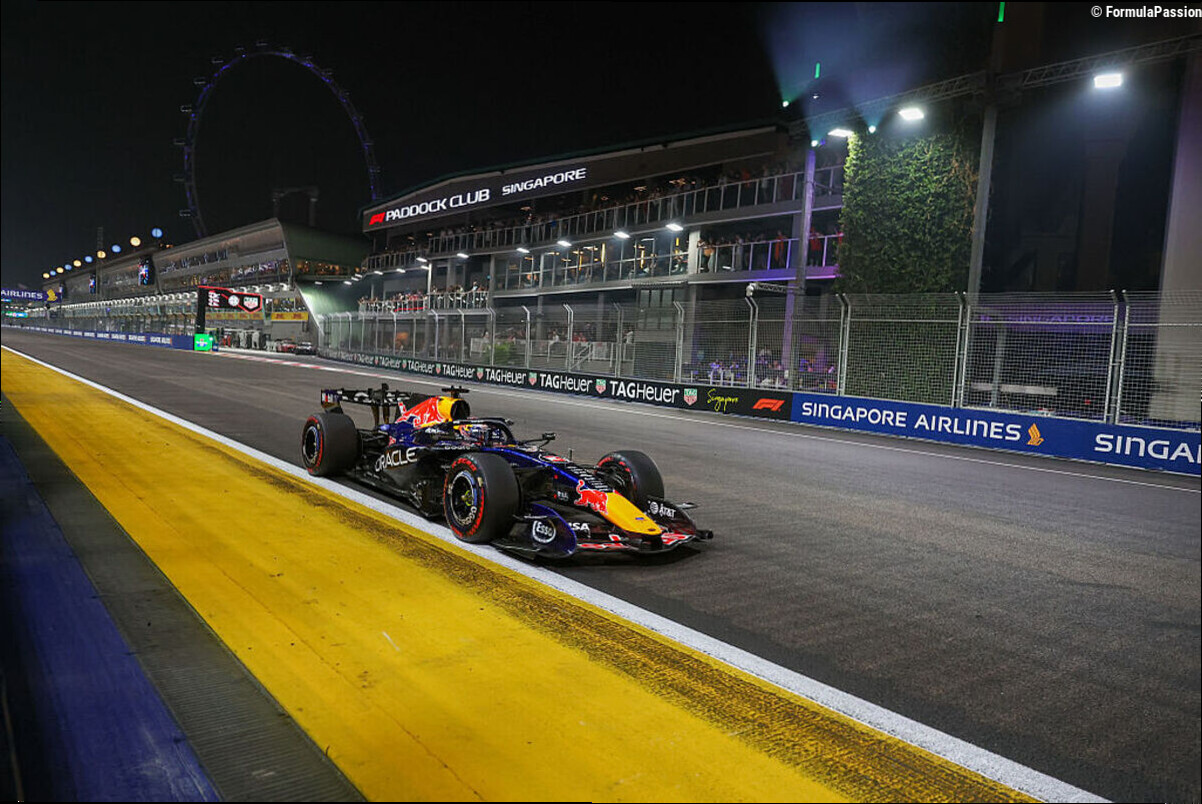 GP Singapore 2026, ordine di arrivo: Max spezza il tabù di Marina Bay, Leclerc 2°. Kimi, un podio dal sapore Mondiale