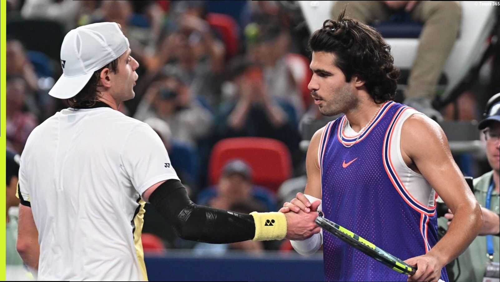 What Carlos Alcaraz was heard yelling at his coach during Shanghai Masters loss to Zizou Bergs