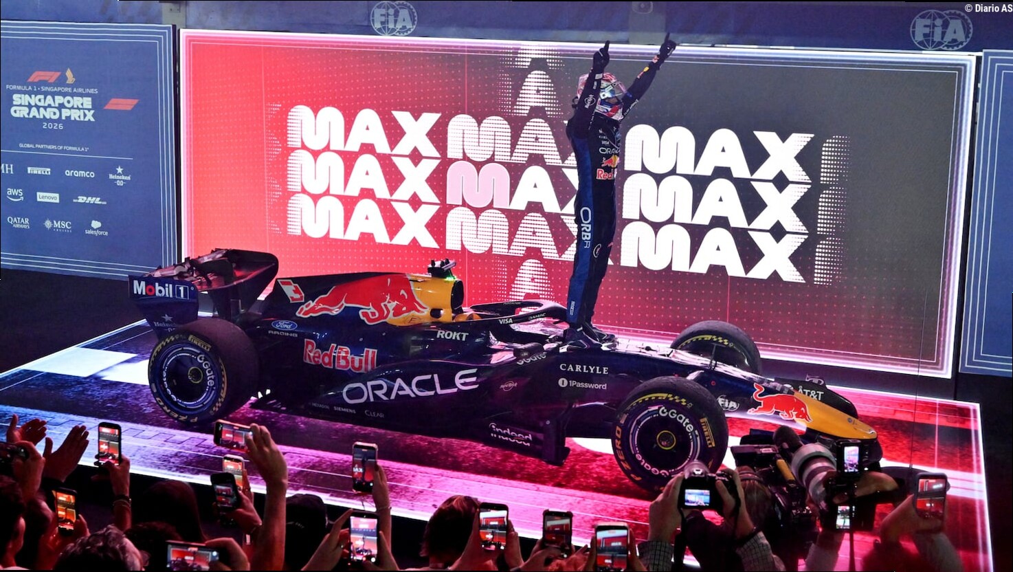 Verstappen da un empujón