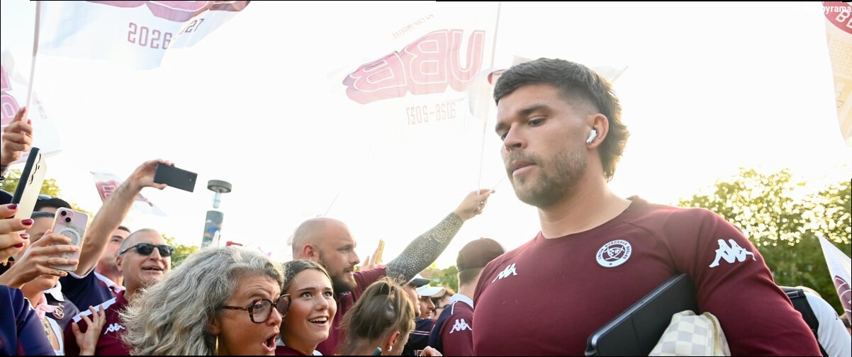 Top 14 - Blessé depuis la réception du Stade français, Mathieu Jalibert a repris l'entraînement avec l'UBB et pourrait bientô