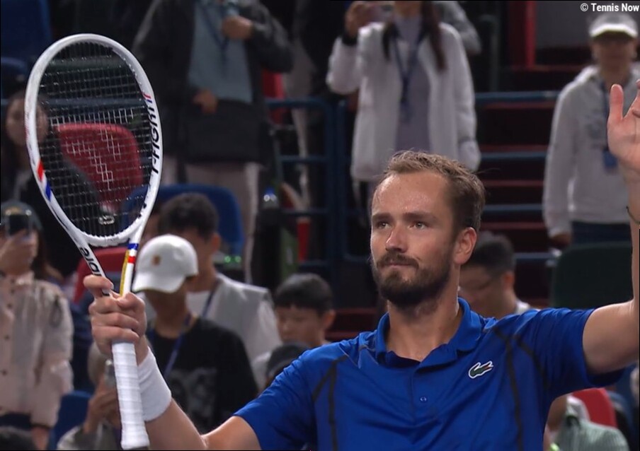 Medvedev Tops Tsitsipas in Shanghai, Bolsters Turin Chances