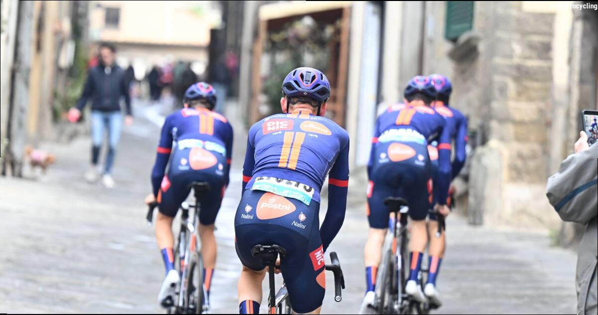 Riders who felt afraid and powerless expose 'unworkable' conditions at Picnic PostNL: 'It's like a cult'
