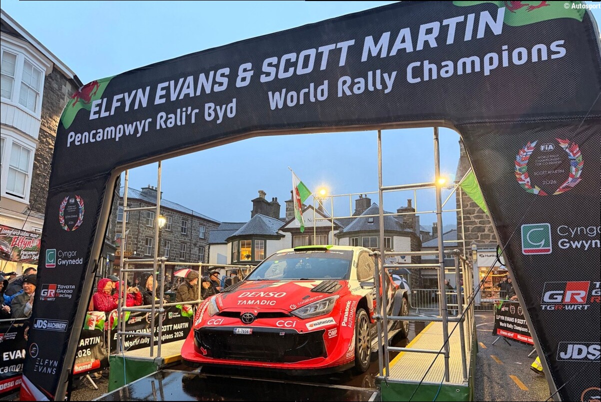 Evans given a hero's homecoming after WRC title triumph