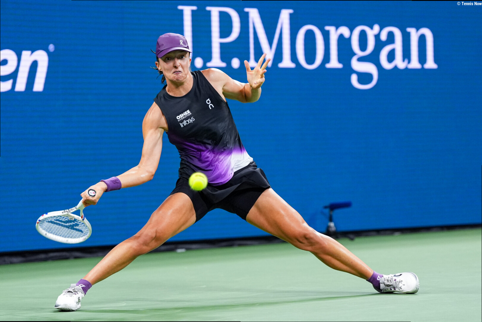 Swiatek Shreds Li for 25th WTA 1000 Semifinal in Wuhan